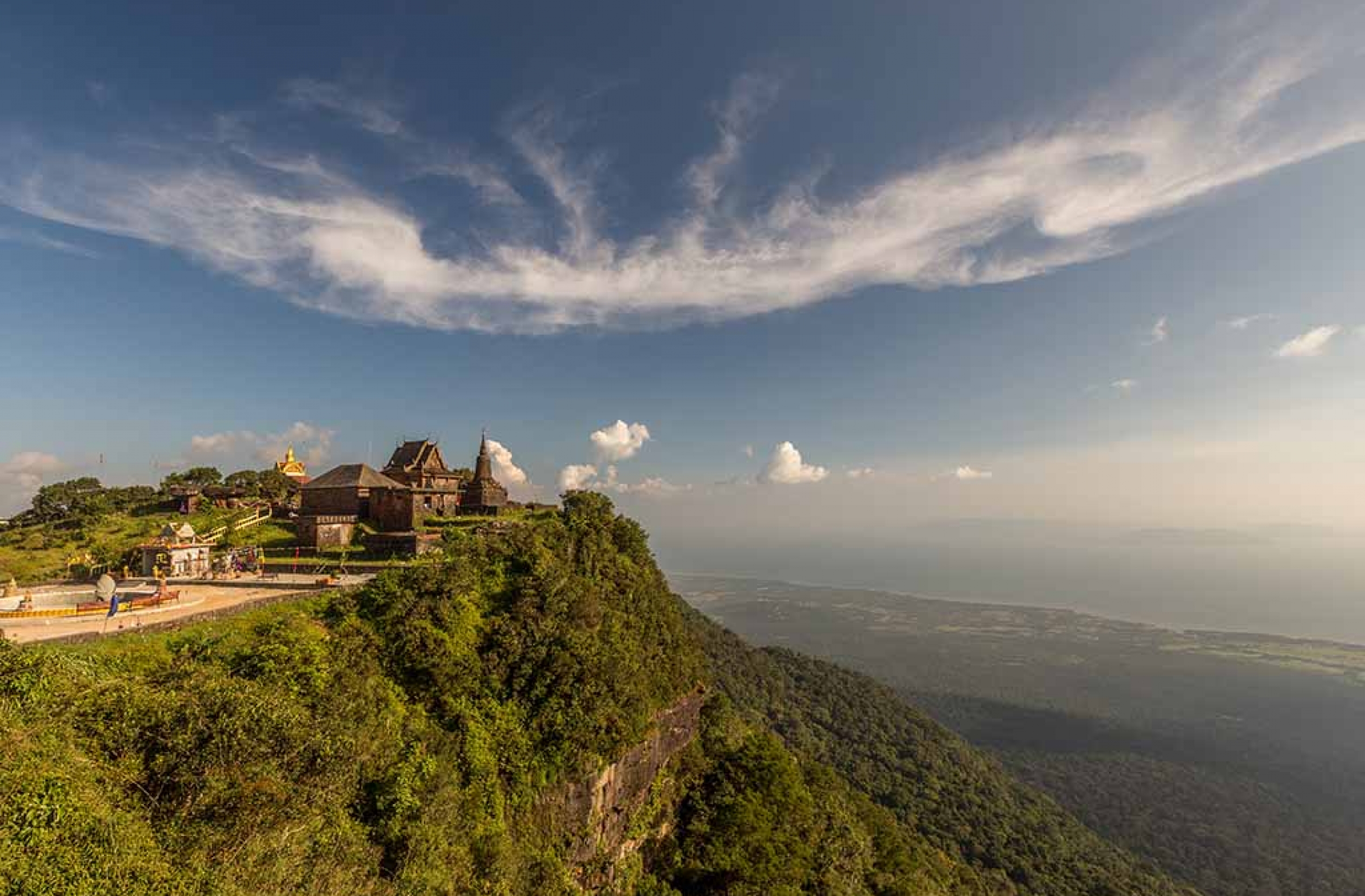 Cambodge en famille 15 jours découverte, beautés culturelles, détente balnéaire