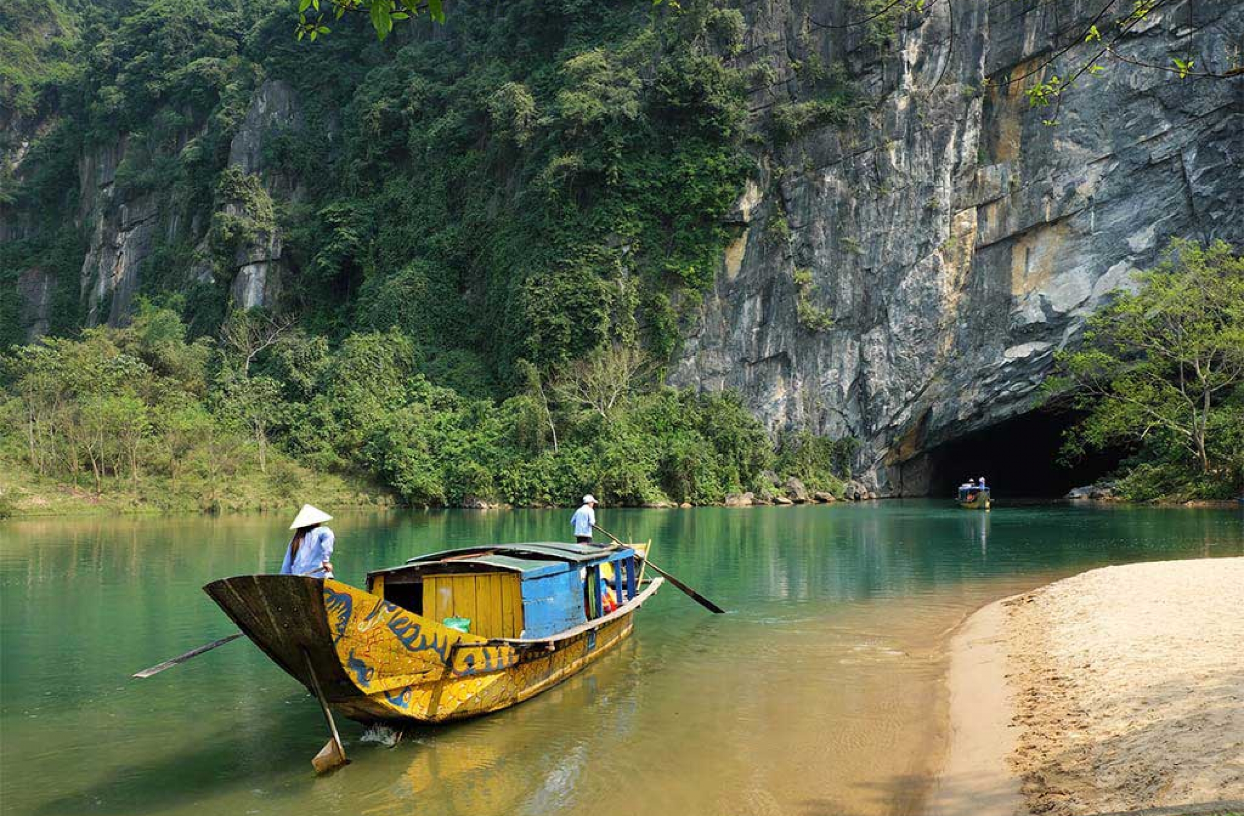 Vietnam family tour 18 days