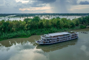 Cruise on the Indochine I