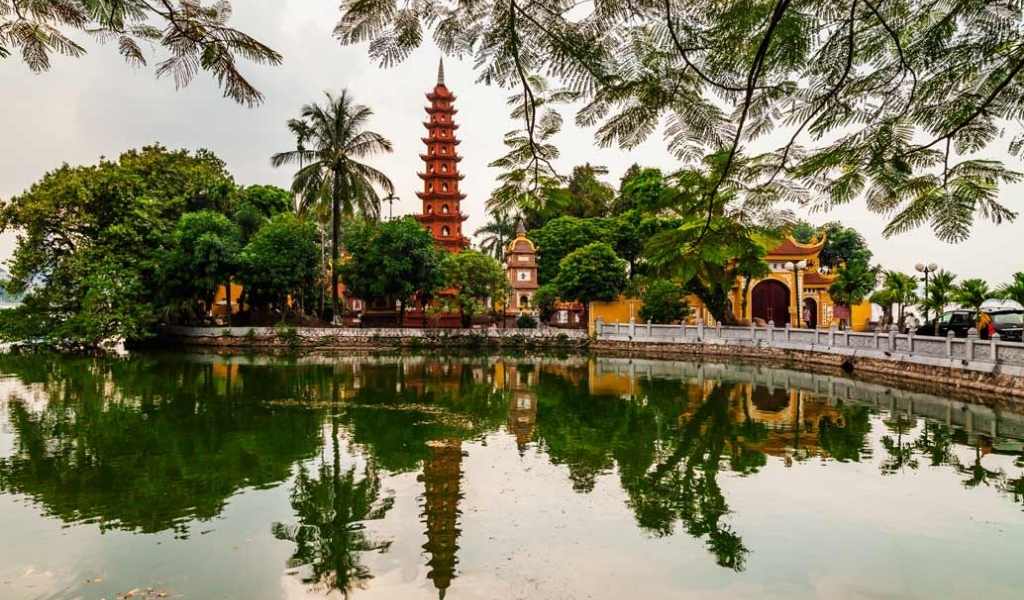 Top 7 Beautiful Temples And Pagodas In Hanoi Must Visit