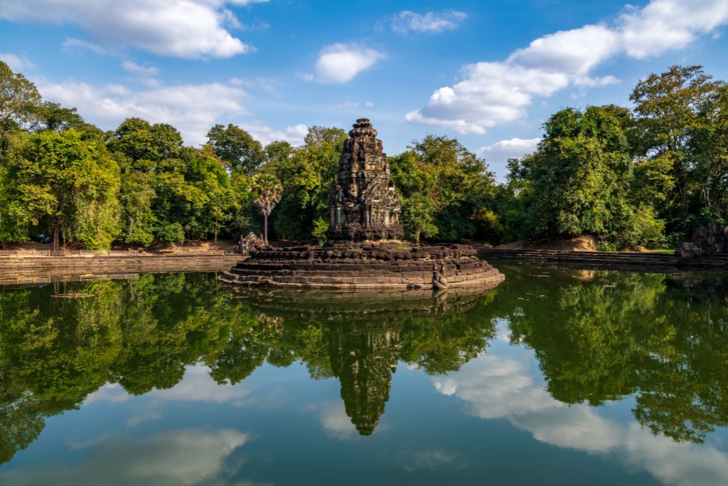 Charm and mysteries between Vietnam and Cambodia