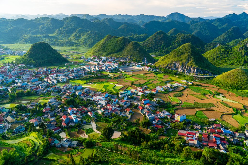 Charm and mysteries between Vietnam and Cambodia