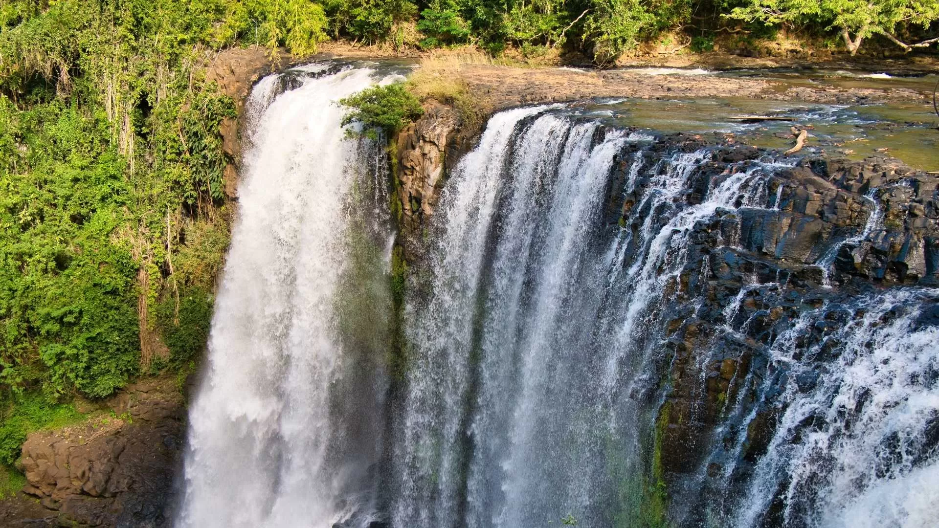 Bou Sra Waterfall