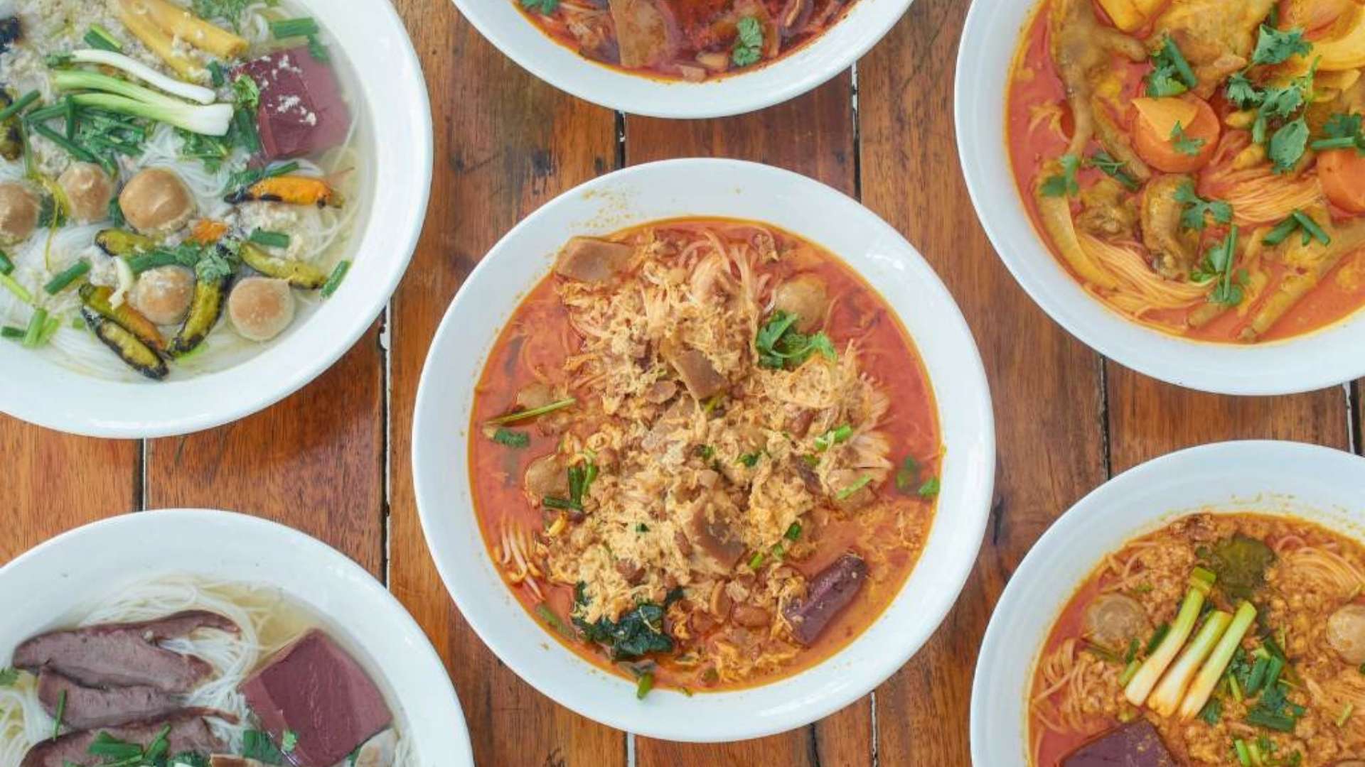 Khao Poon - Rice vermicelli soup