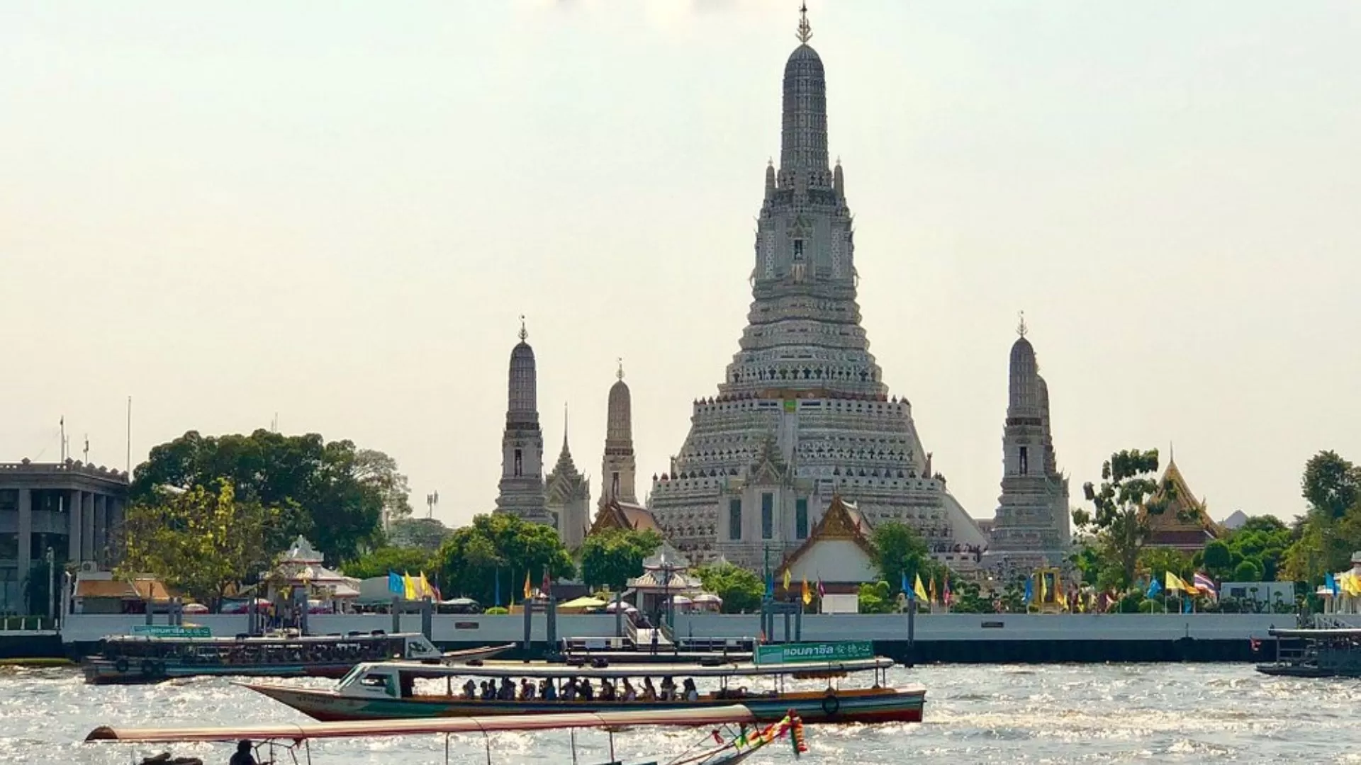 Le temple de l'Aube - symbole de la capitale Bangkok