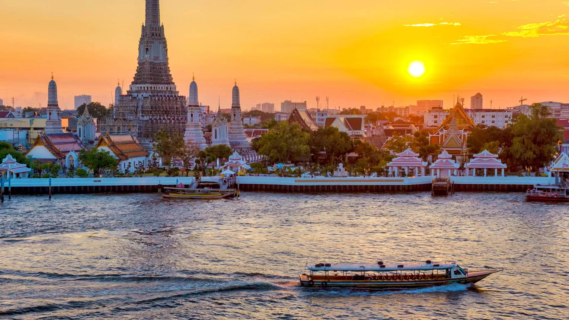 Choose the best time to visit Thailand