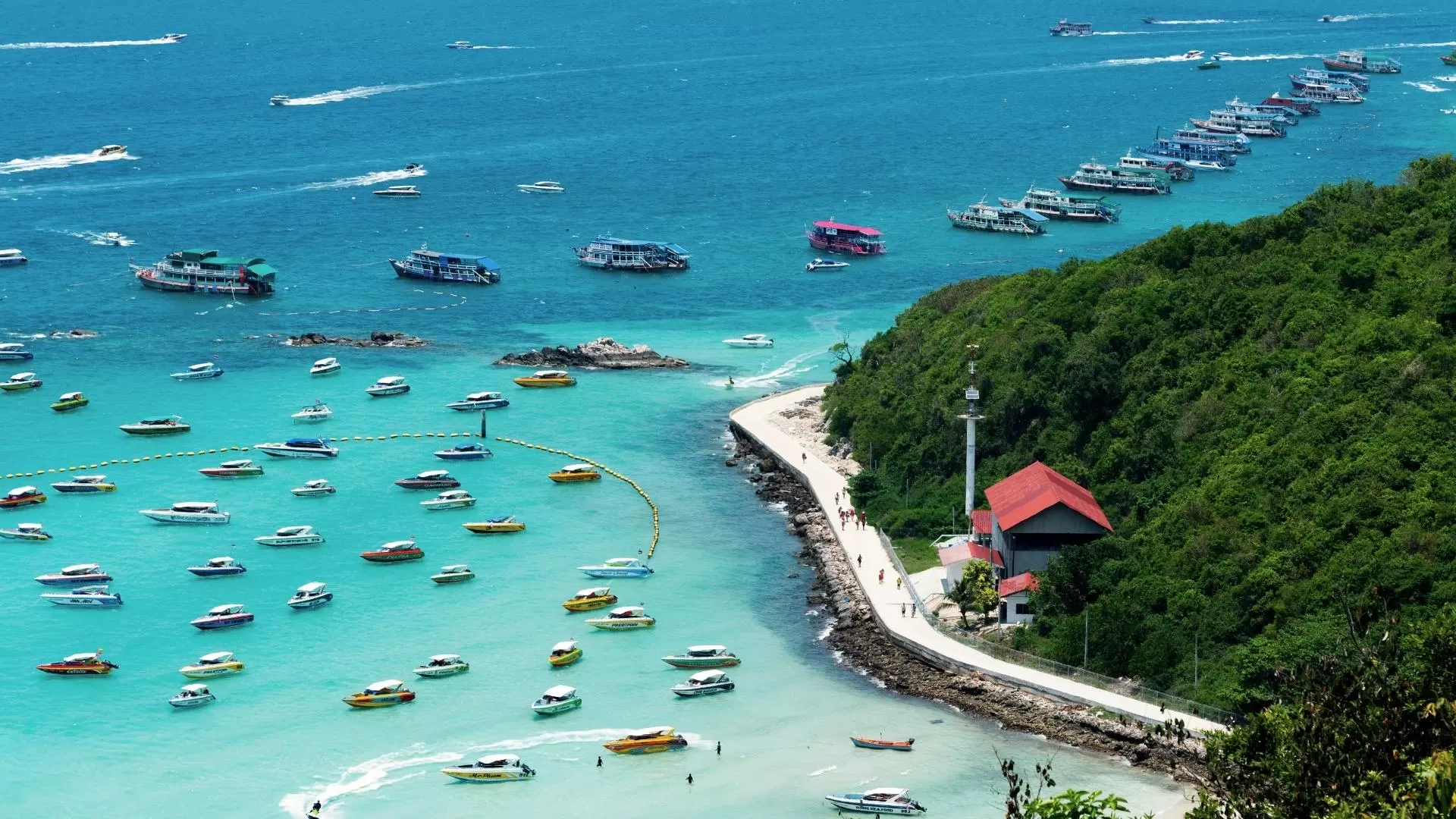 Get ready for perfect beach days during Koh Lanta’s best season