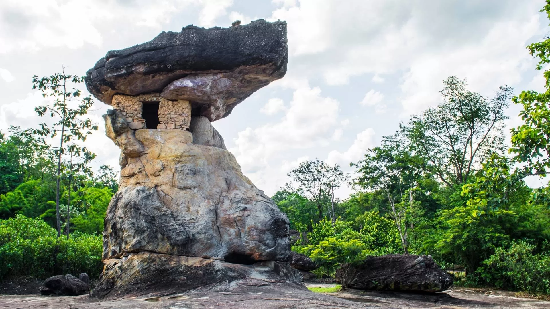 Phu Phrabat Historical Park