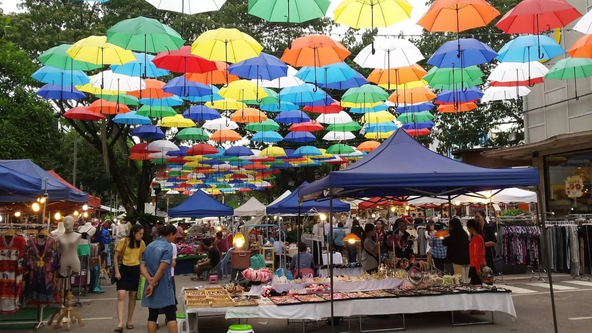 UD night market