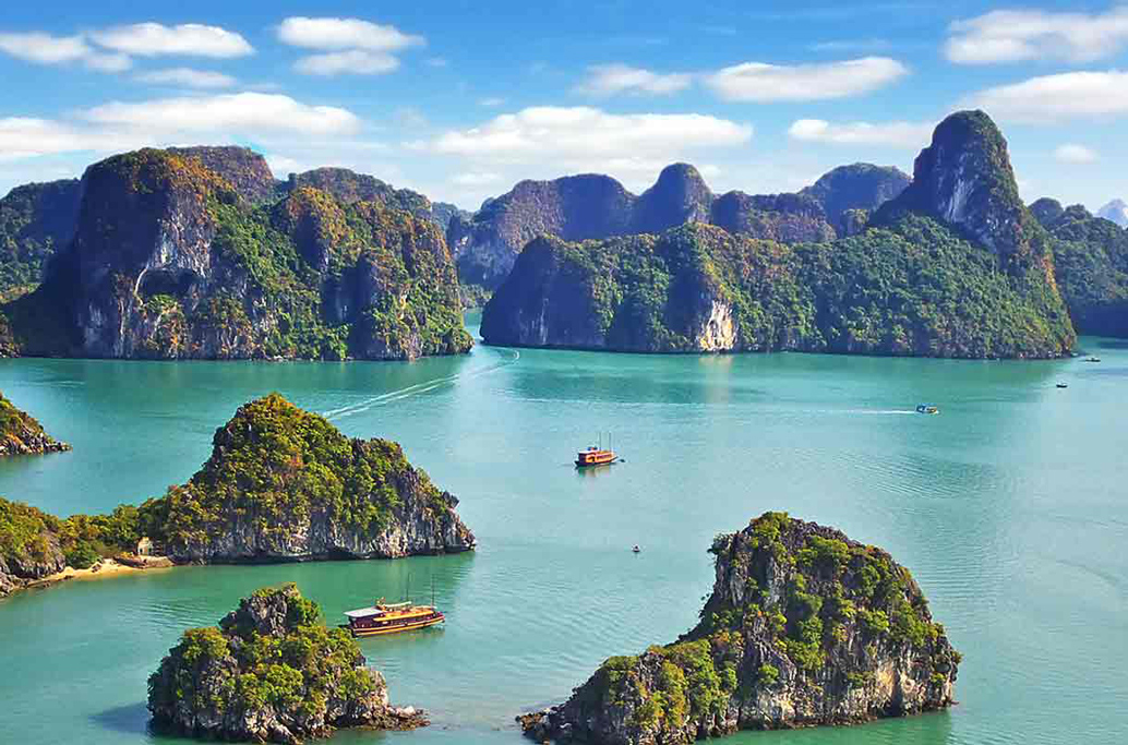 Ha Long Bay's caves 