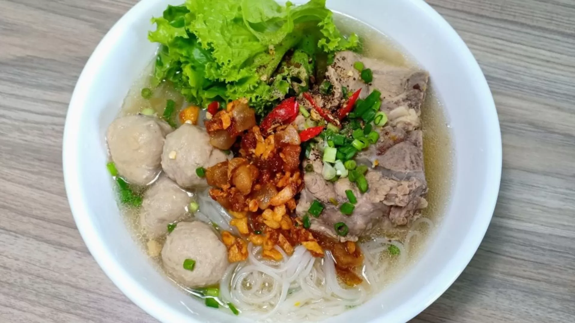 Hu tieu bo vien ( Nouilles aux boulettes de bœuf)