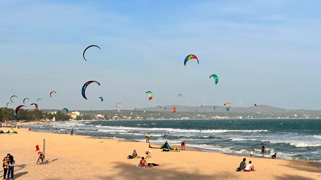 Faire du kitesurf sur les plages de Mui Ne