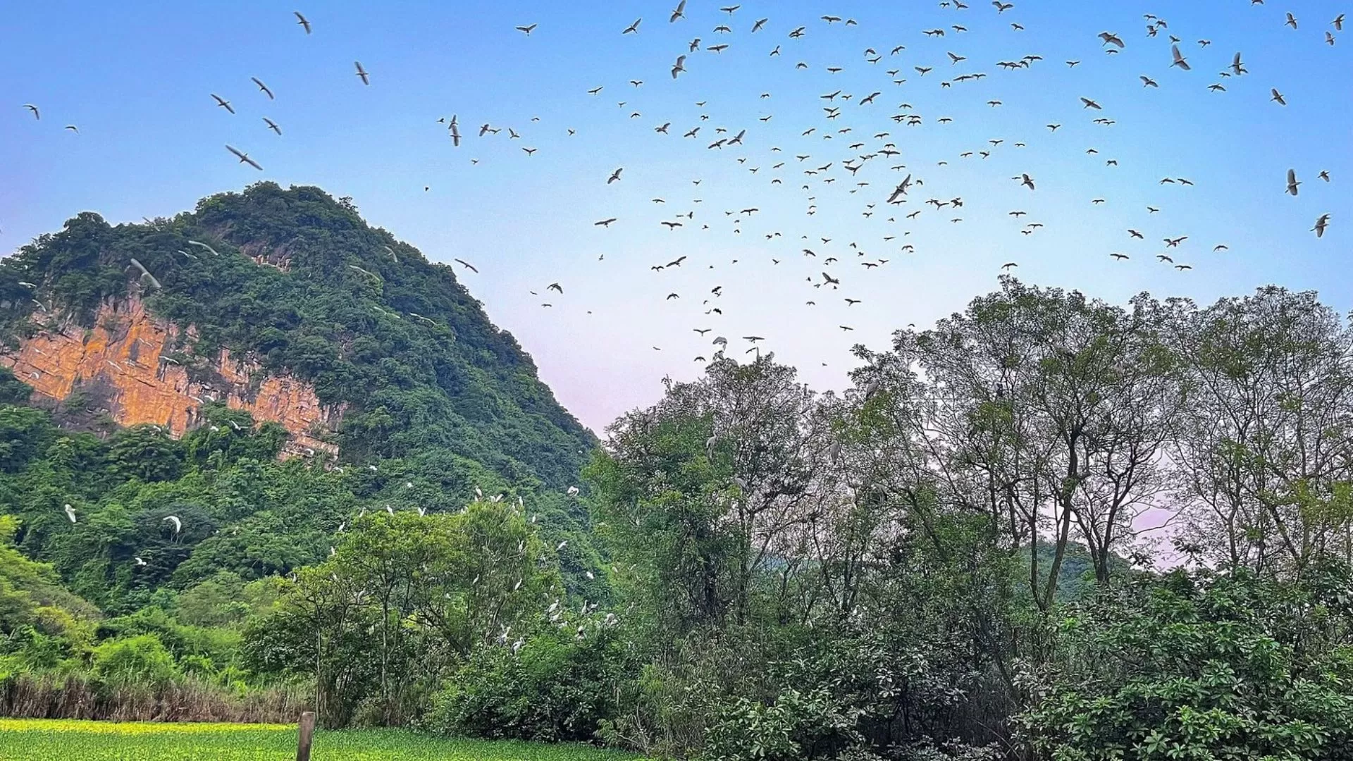 Paysage majestueux à Thung Nham