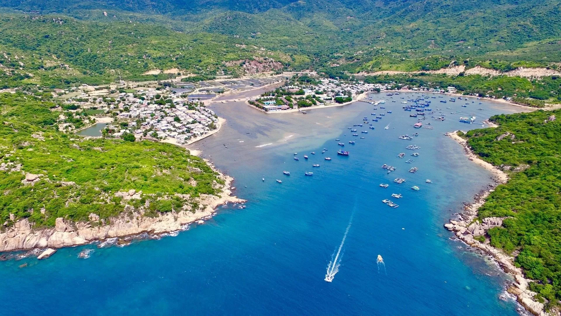 Baie de Vinh Hy