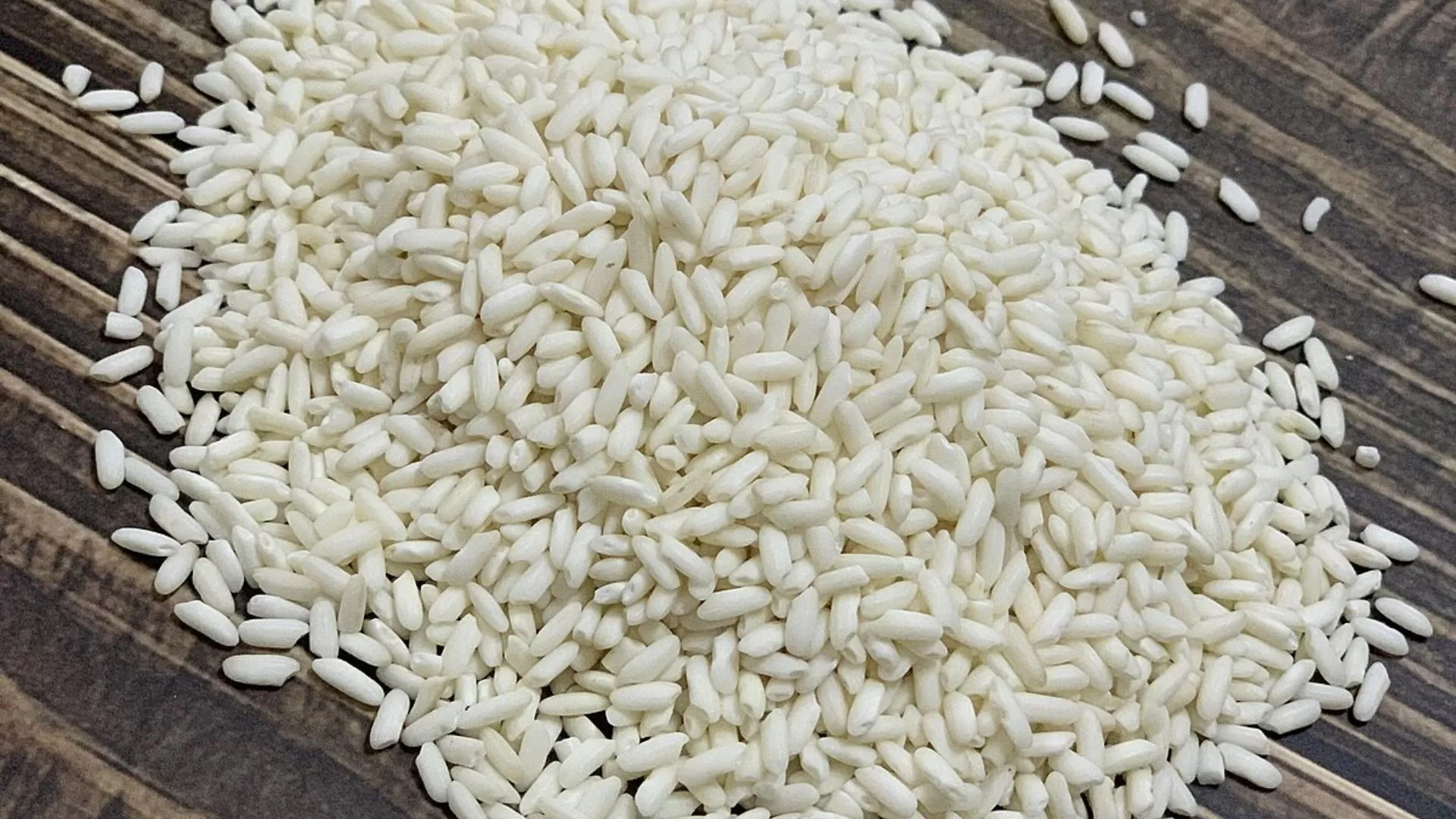 Riz gluant aux fleurs jaunes