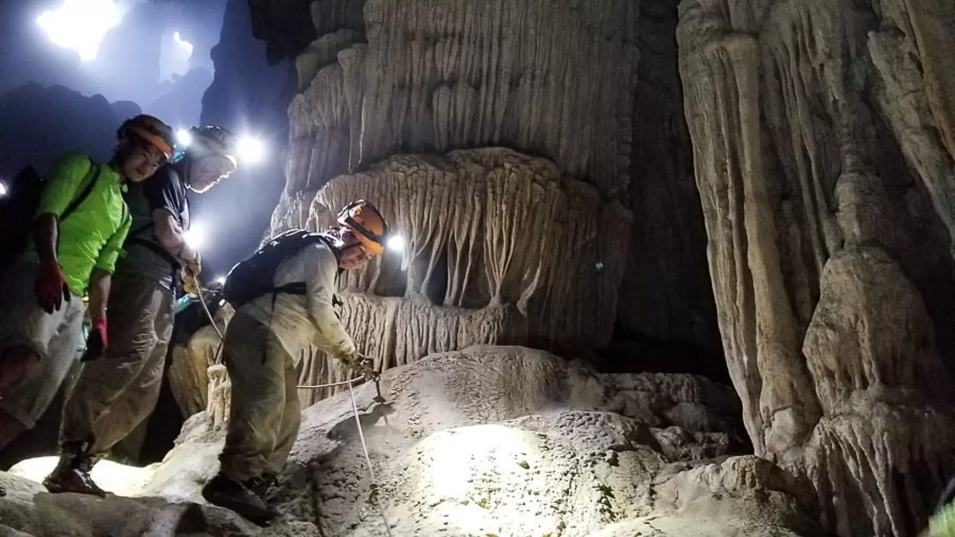 Expédition dans la grotte de Son Doong