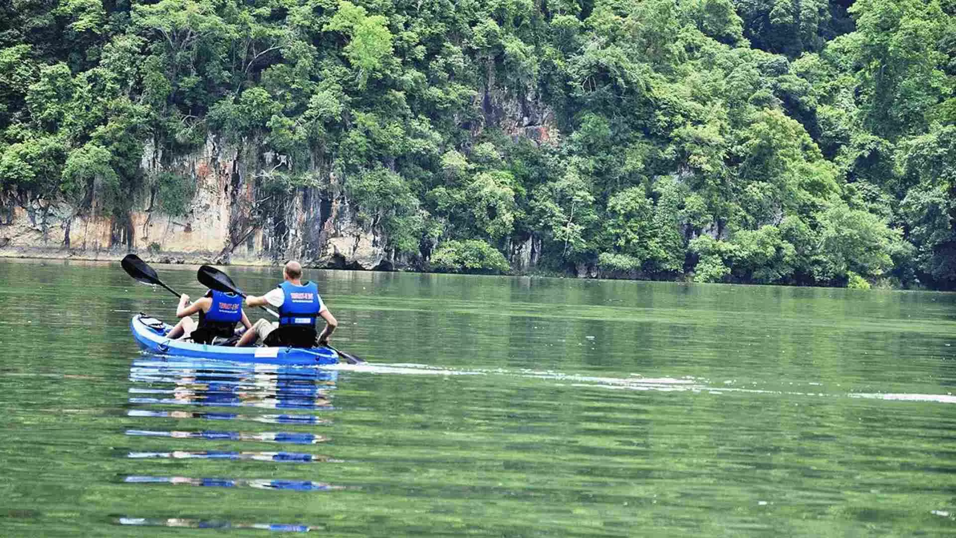Kayaking on Ba Be Lake