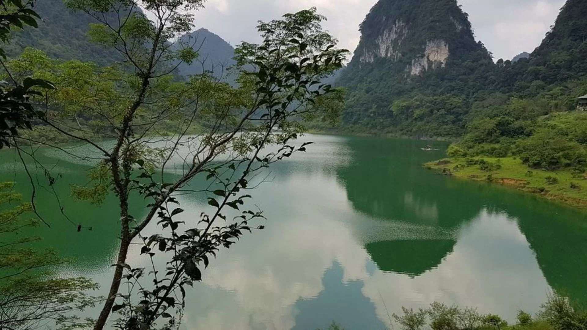 Thang Hen lake