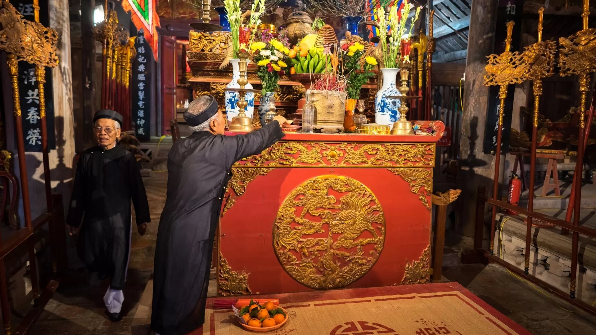 Religious practices and ancestral worship in Vietnam