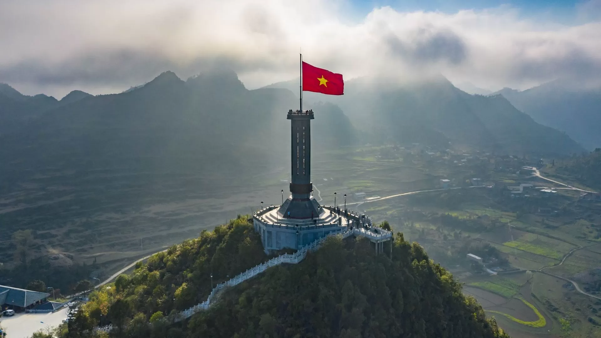 Tour du drapeau de Lung Cu
