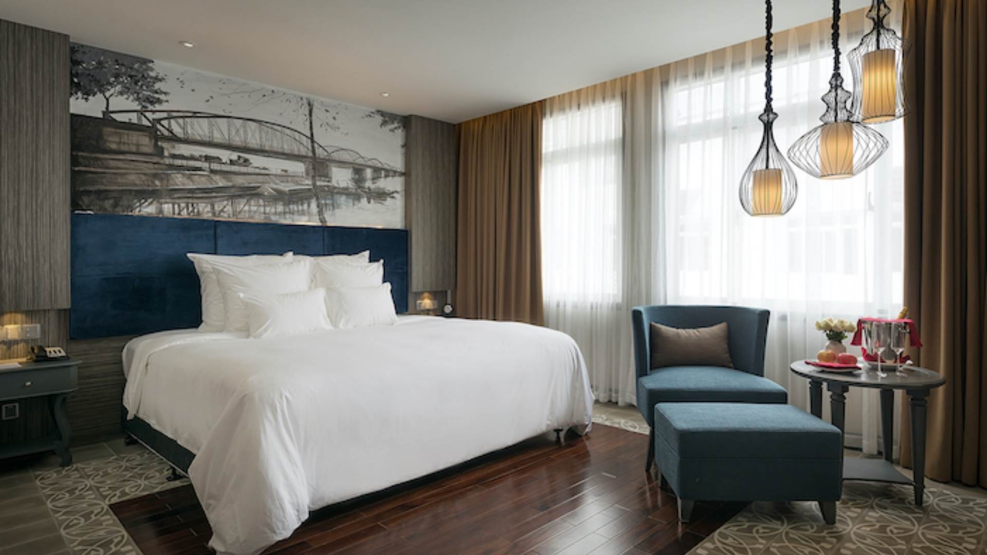 Paradise Suites Ha Long hotel