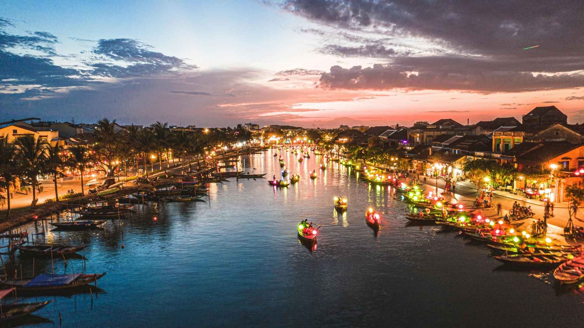 Hoai River at night