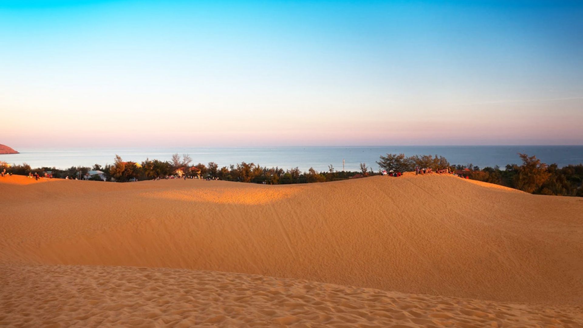 Bau Trang sand dunes