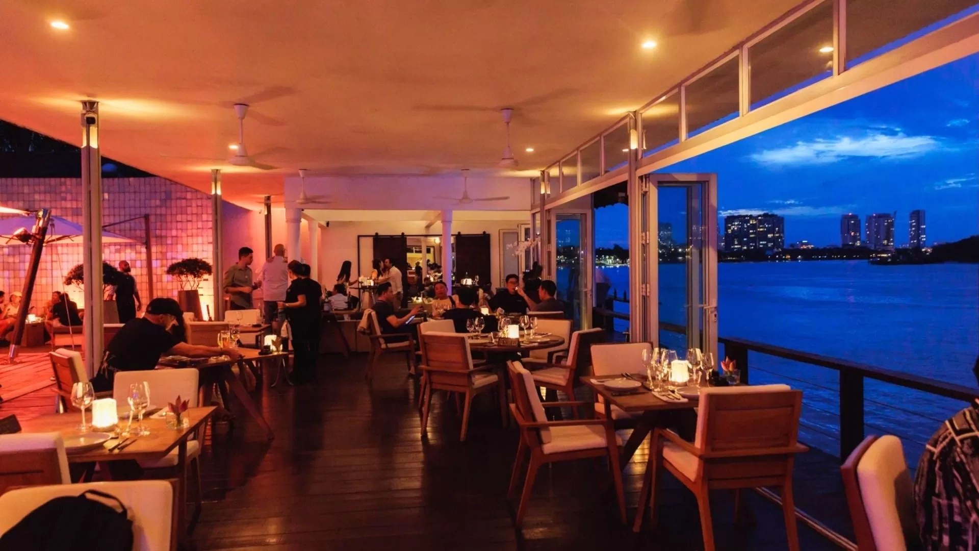 Deck Saigon