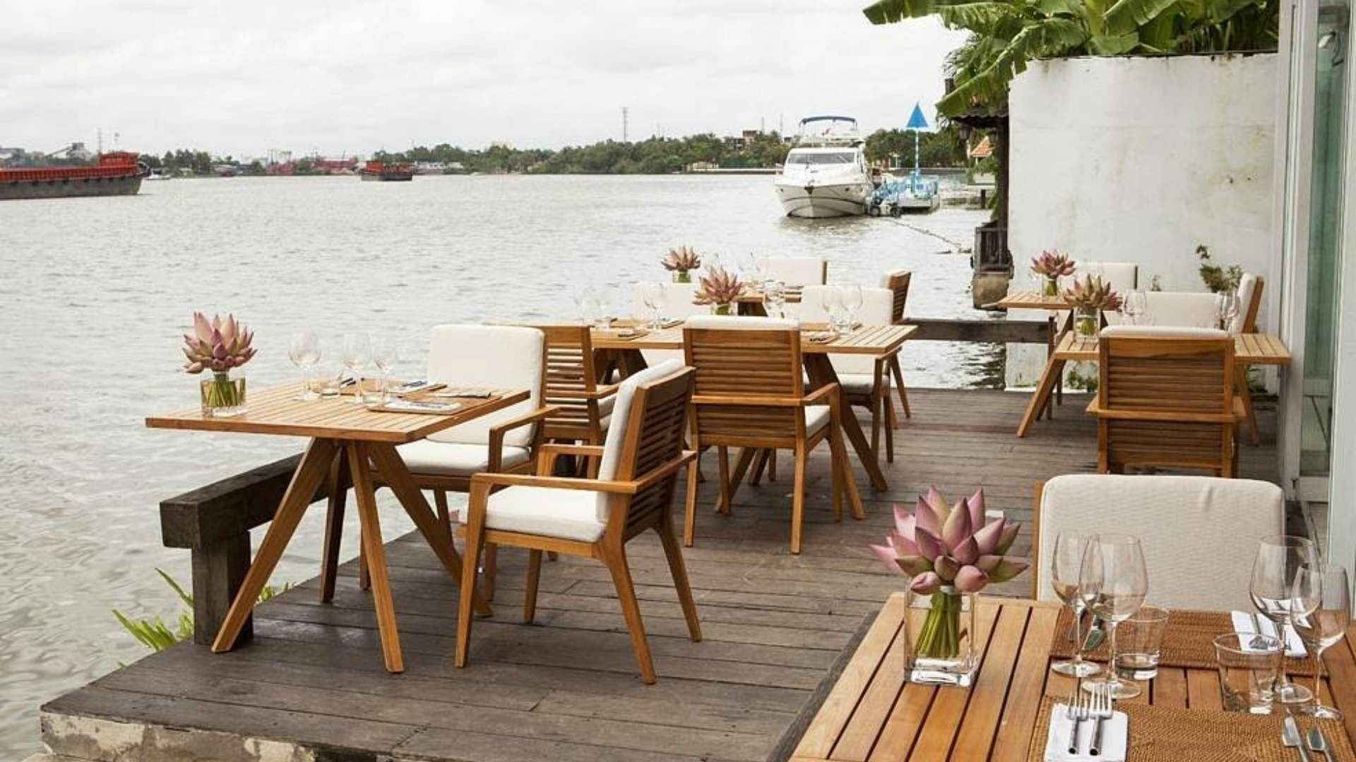 The Deck Saigon restaurant