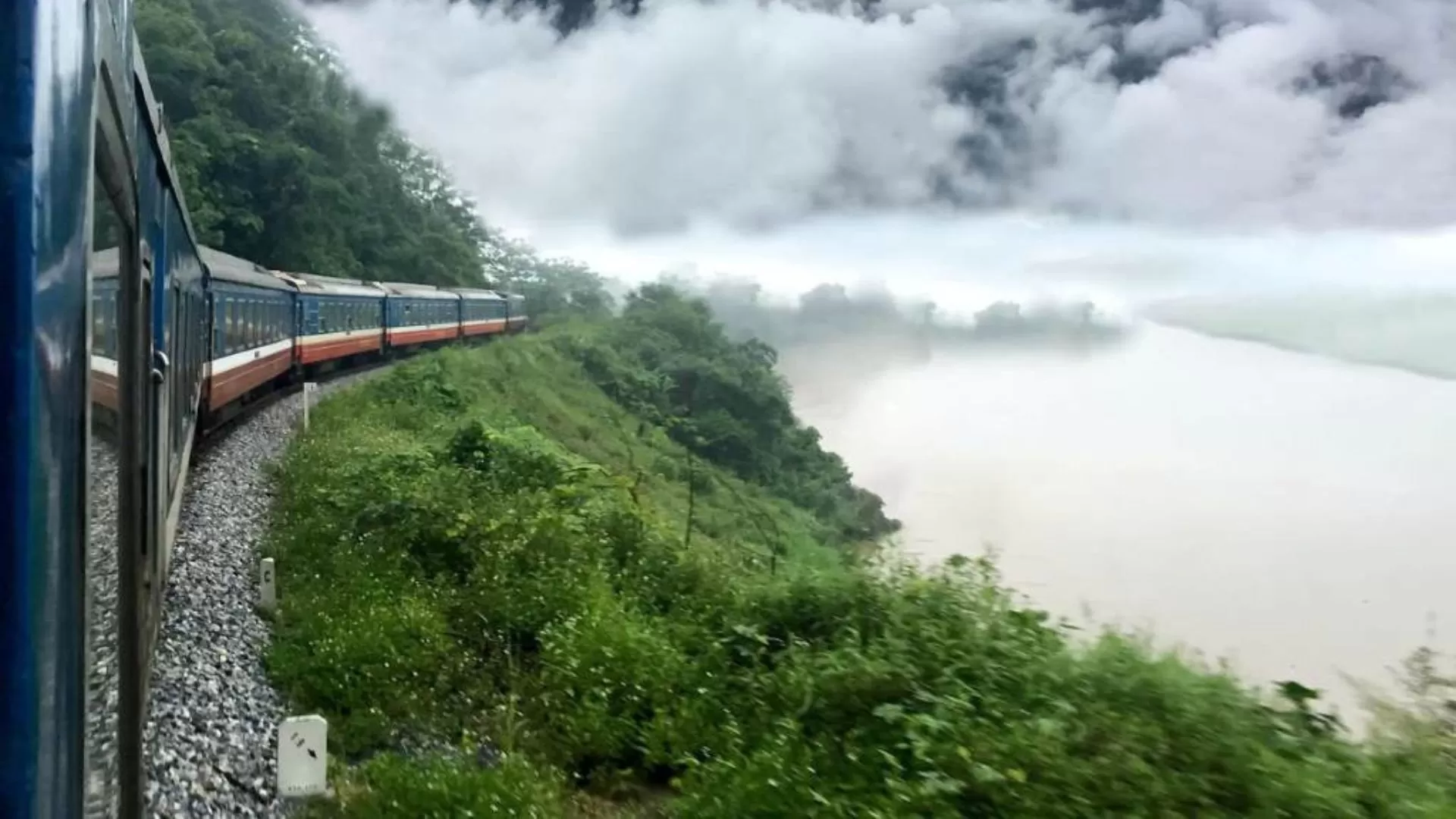 Get to Sapa by train