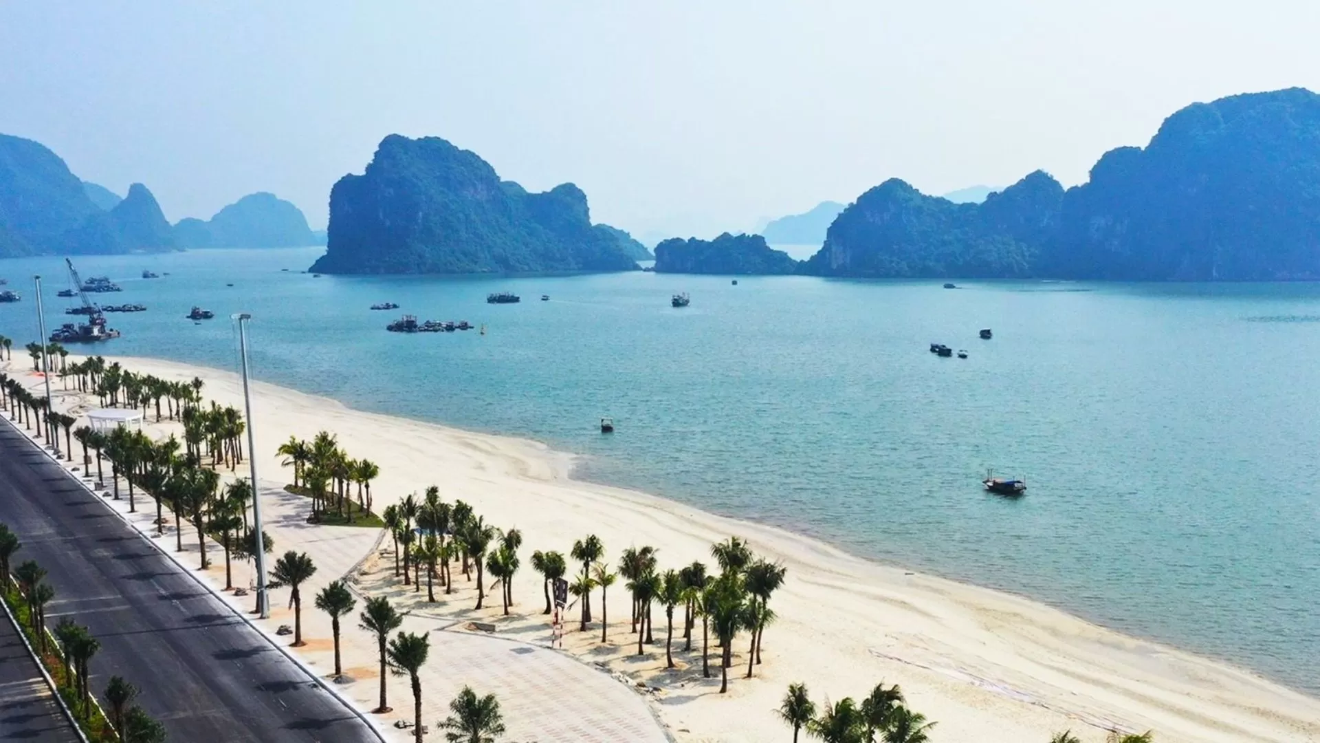 Bai Chay beach