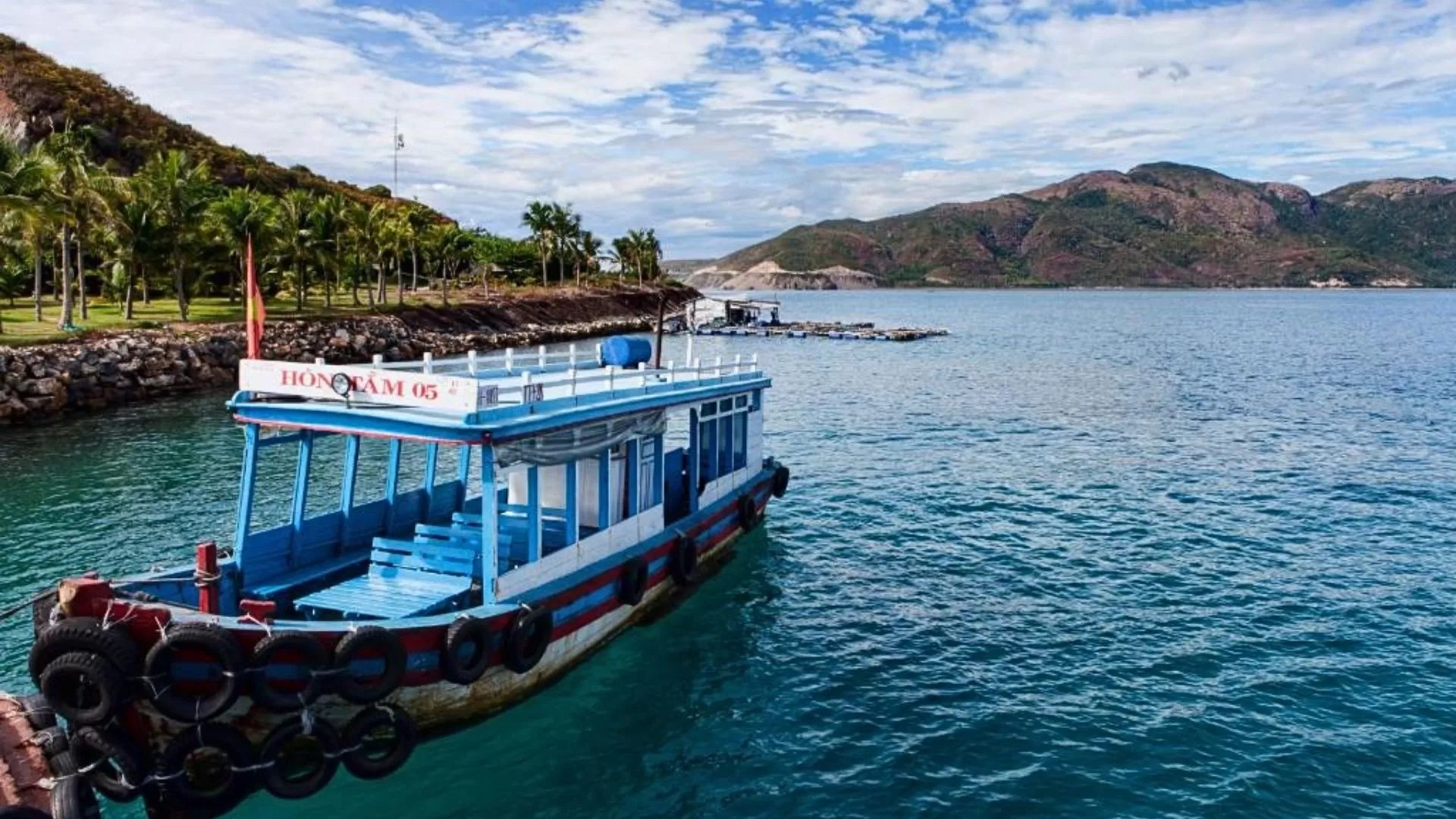 Hon Tam beach