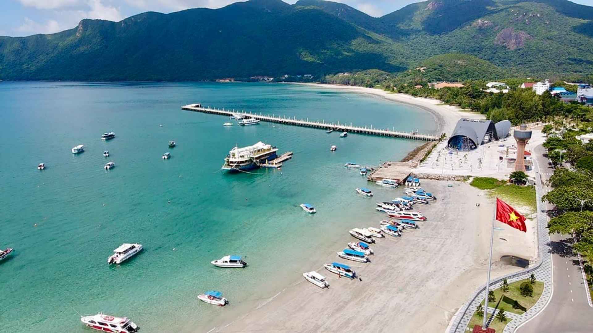 Con Dao island