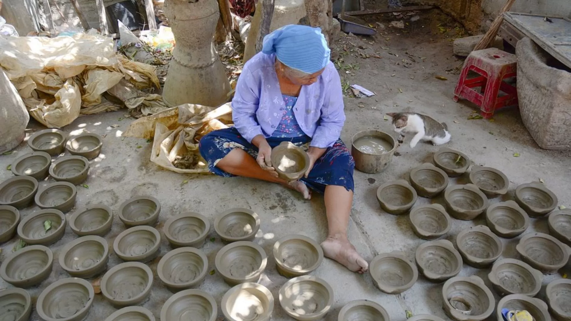 Artisan qualifié fabriquant des pots