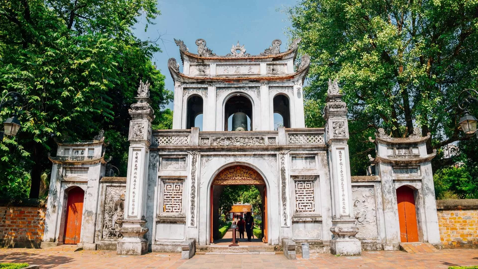 Quan Thanh temple
