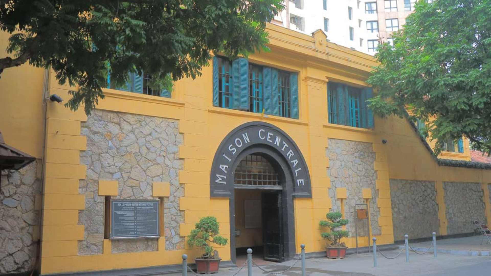Hoa Lo Prison