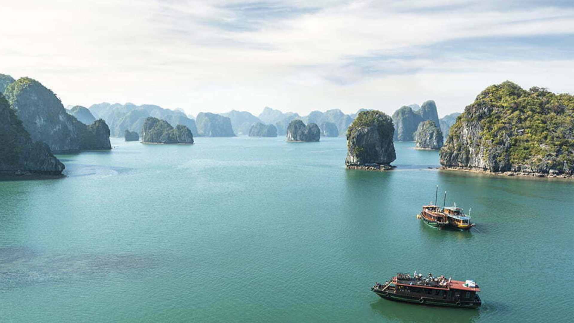 Bai Tu Long Bay